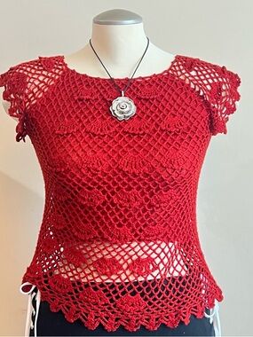 Red Crochet Short Sleeve Knit Top